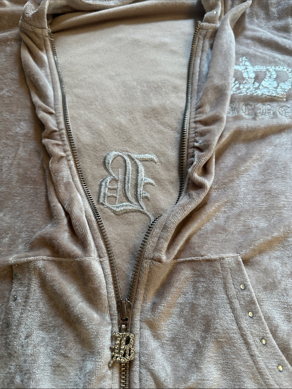 BCBGMaxAzria Taupe Velour Short-Sleeve Hoodie & Joggers Set - Picture 6 of 12